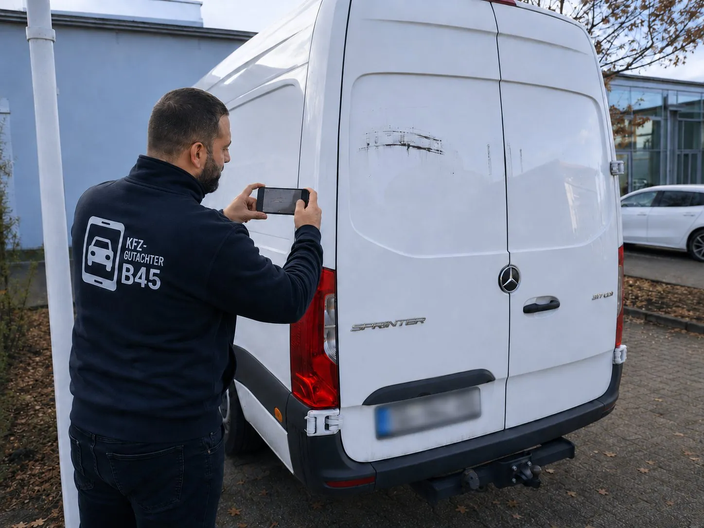 Güney Seyrek dokumentiert einen Fahrzeugschaden